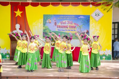 ​TRƯỜNG TIỂU HỌC XUÂN TÂN TỔ CHỨC “VUI TẾT TRUNG THU 2025” CHO HỌC SINH